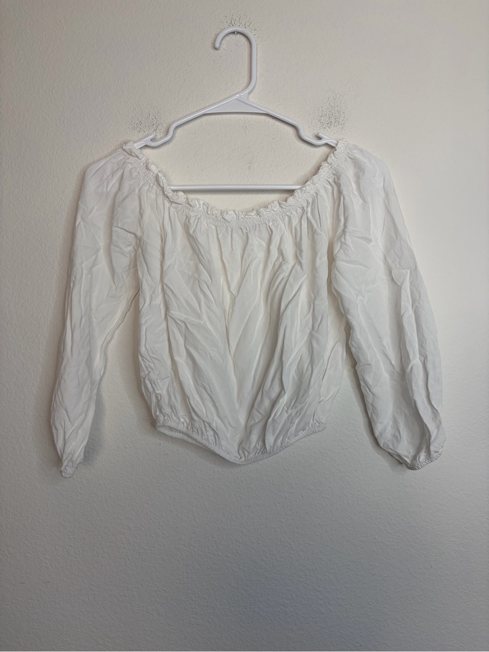 Brandy Melville White Off Shoulder Ruffle Blouse
